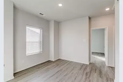5104 Applegate Drive, Fort Worth, TX 76119 - Photo 11