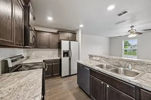 1549 Sierra Estate Trail, Fort Worth, TX 76119 - Photo 7