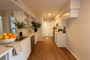 13329 Southview Ln, Dallas, TX 75240 - Photo 5