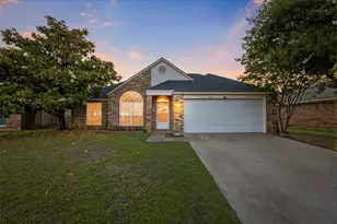 905 Park Pl Blvd, Midlothian, TX 76065 - Photo 1