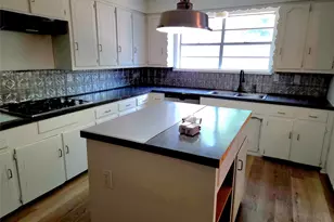 200 S Preston St, Wolfe City, TX 75496 - Photo 13