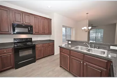 808 Bahar Court, Arlington, TX 76010 - Photo 5