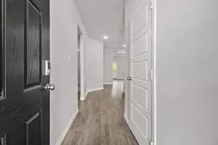 10637 Stag Ln, Fort Worth, TX 76036 - Photo 3