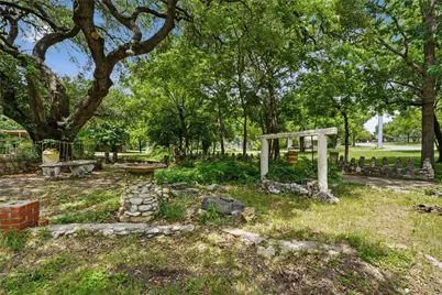 3722 N 27th Street, Waco, TX 76708 - Photo 9