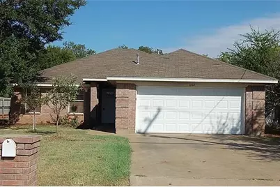 1202 Spell Avenue, Cleburne, TX 76033 - Photo 1