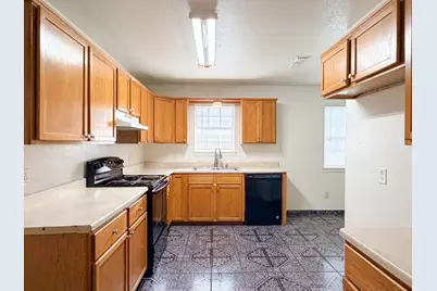 1202 Spell Avenue, Cleburne, TX 76033 - Photo 15