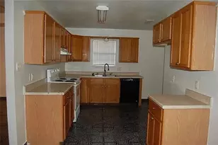 1202 Spell Ave, Cleburne, TX 76033 - Photo 5