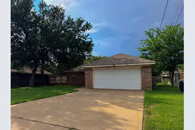 1202 Spell Avenue, Cleburne, TX 76033 - Photo 1