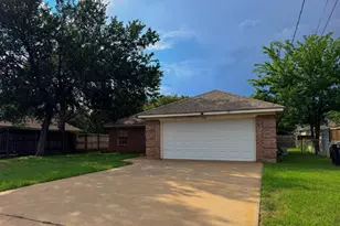 1202 Spell Ave, Cleburne, TX 76033 - Photo 1