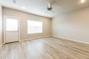 328 Niki Dr, Lewisville, TX 75057 - Photo 3