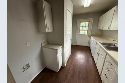 10937 Rockstone Drive, Balch Springs, TX 75180 - Photo 7