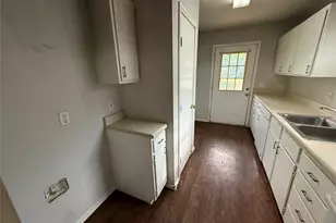 10937 Rockstone Dr, Balch Springs, TX 75180 - Photo 7