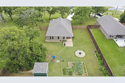 901 E 3rd Street, Springtown, TX 76082 - Photo 35