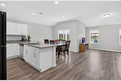 901 E 3rd Street, Springtown, TX 76082 - Photo 9