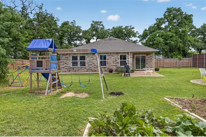 901 E 3rd Street, Springtown, TX 76082 - Photo 31