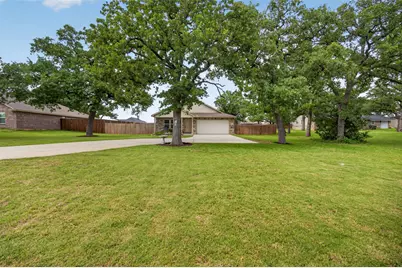 901 E 3rd Street, Springtown, TX 76082 - Photo 37