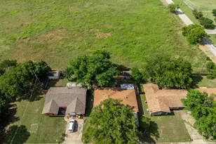 104 Forest Ln, Hillsboro, TX 76645 - Photo 3