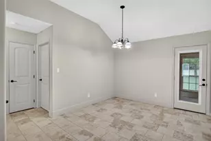 505 E 5th St, Springtown, TX 76082 - Photo 13