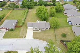 505 E 5th St, Springtown, TX 76082 - Photo 37
