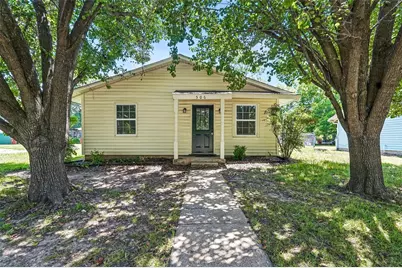 506 E 15th, Bonham, TX 75418 - Photo 1