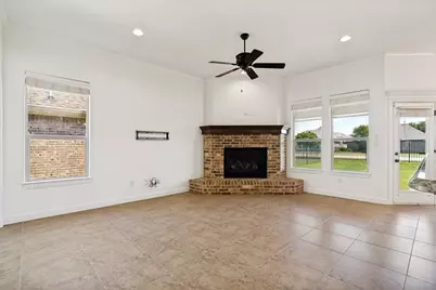 204 Captains Court, Granbury, TX 76049 - Photo 7