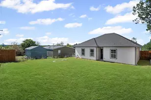 913 Pease River Dr, Granbury, TX 76048 - Photo 39