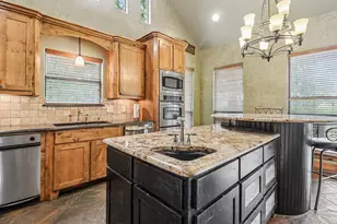 9205 Old Cross Timbers Rd, Flower Mound, TX 75022 - Photo 9