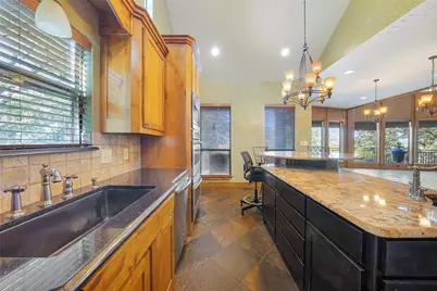 9205 Old Cross Timbers Road, Flower Mound, TX 75022 - Photo 11