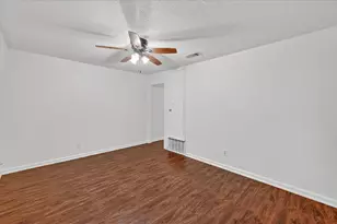 5555 Pinson St, Fort Worth, TX 76119 - Photo 5