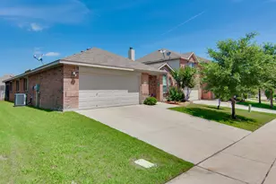 12524 Panorama Dr, Fort Worth, TX 76028 - Photo 3
