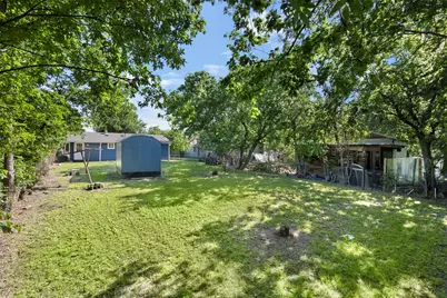 215 E 3rd Street, Ferris, TX 75125 - Photo 15