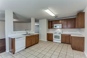 1145 Maplewood Ln, Crowley, TX 76036 - Photo 9