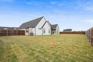 919 Fawn Dr, McGregor, TX 76657 - Photo 33