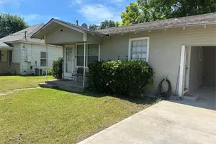 1711 Redwood Dr, Cleburne, TX 76033 - Photo 3