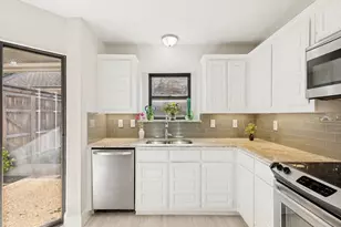 4010 Rive Ln, Addison, TX 75001 - Photo 11