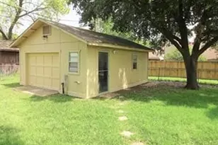 204 Hillcrest St, Sanger, TX 76266 - Photo 13
