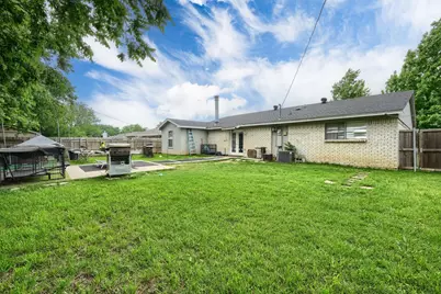 507 S Walnut Creek Drive, Mansfield, TX 76063 - Photo 11