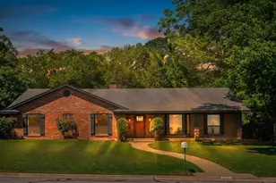 101 Hollyhill Ln, Denton, TX 76205 - Photo 37