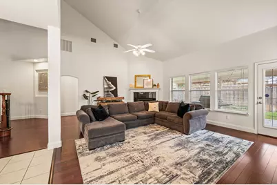 308 Bradbury Drive, Euless, TX 76040 - Photo 11