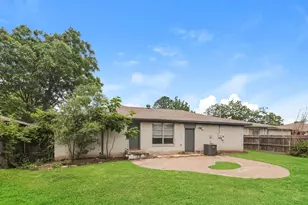 1718 Joan Dr, Dallas, TX 75217 - Photo 21