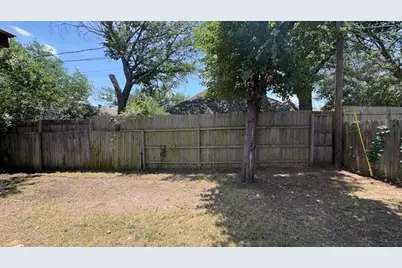 5703 Sterling Green Trail, Arlington, TX 76017 - Photo 5