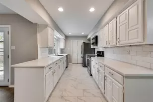 2122 Foxcroft Ln, Arlington, TX 76014 - Photo 9