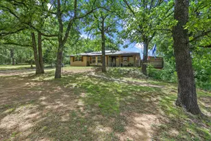 1231 Oak Dr, Denison, TX 75020 - Photo 1