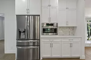 7424 Stonecrest Dr, Dallas, TX 75254 - Photo 11
