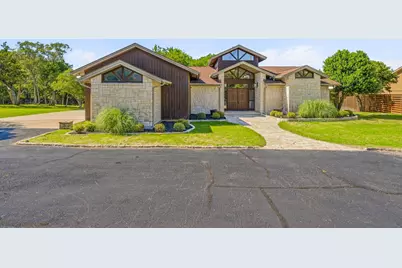 624 Williamsburg Court, Granbury, TX 76048 - Photo 3