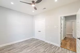 109 Gordons Circle, Runaway Bay, TX 76426 - Photo 3