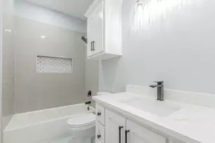 109 Gordons Circle, Runaway Bay, TX 76426 - Photo 5