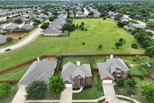 17 Tallwood Ln, Edgecliff Village, TX 76134 - Photo 31