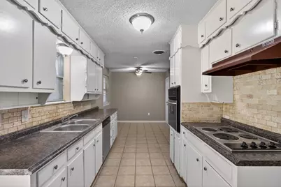 5732 Bonnie Wayne Street, Haltom City, TX 76117 - Photo 7