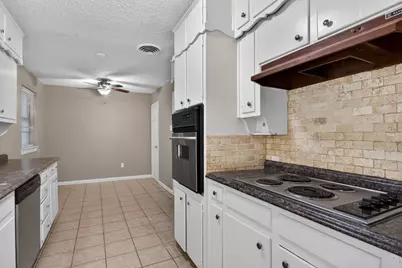 5732 Bonnie Wayne Street, Haltom City, TX 76117 - Photo 11